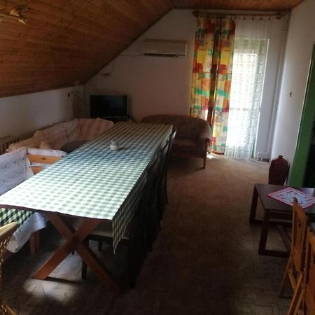 Palinkas Jo Reggelt! Apartment Heviz Luaran gambar
